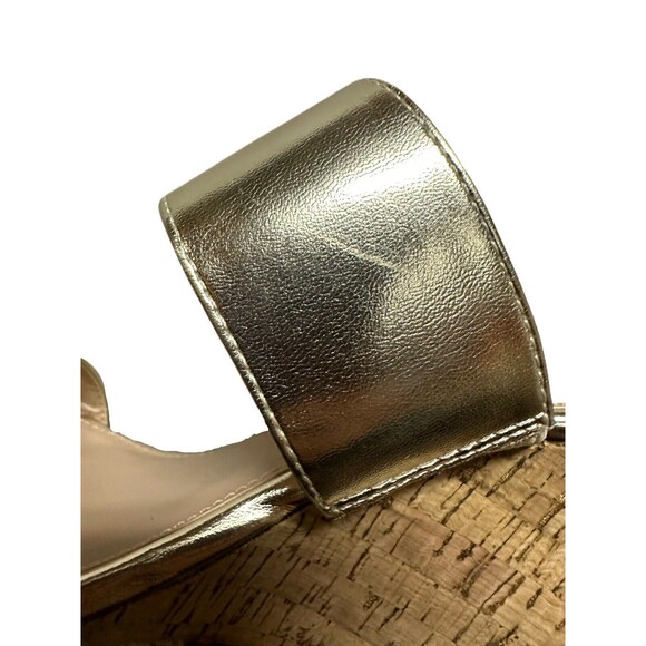 NEW BCBGeneration Nexti Cork Wedge Sandal Womens Size 10 Platino Gold Vegan Lthr - Picture 10 of 10